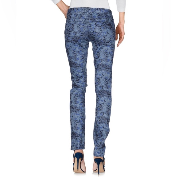 Tory Burch Jeans with Blue and Black Floral Pattern - Picture 2 of 7